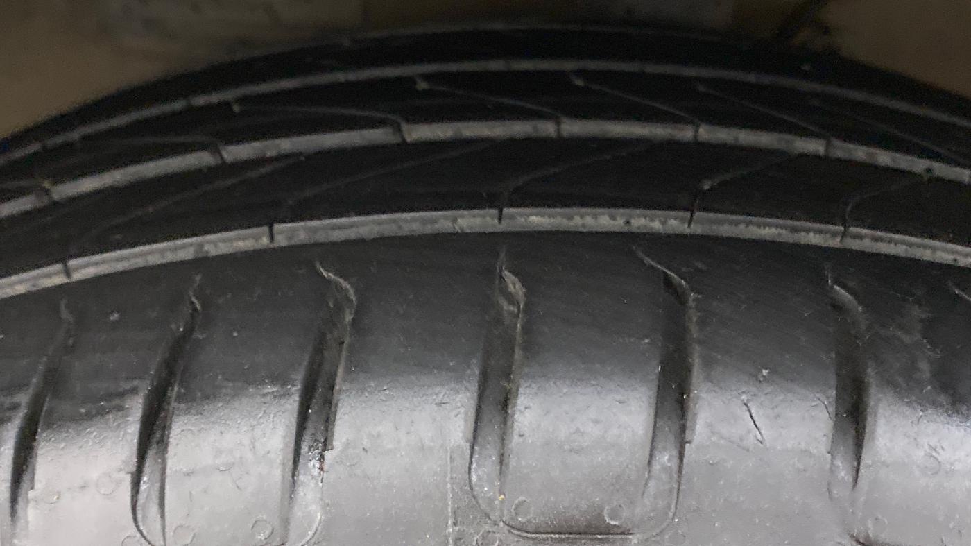 2017 Hyundai Verna 1.6 VTVT SX, Petrol, Manual, 60,051 km, Left Front Tyre Tread