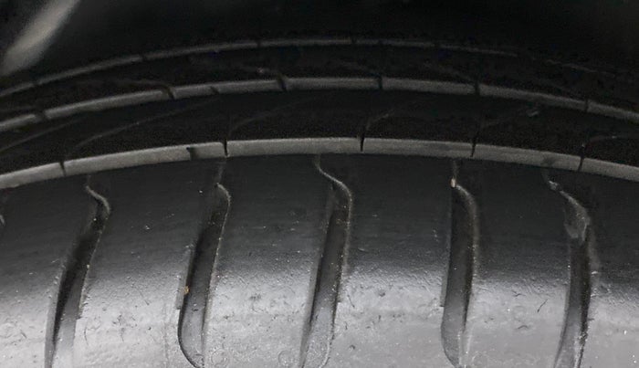 2017 Hyundai Verna 1.6 VTVT SX, Petrol, Manual, 60,051 km, Left Rear Tyre Tread