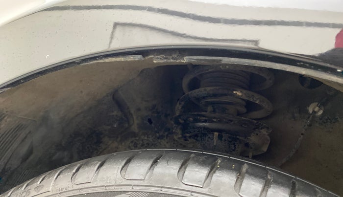 2017 Hyundai Verna 1.6 VTVT SX, Petrol, Manual, 60,051 km, Left fender - Lining loose
