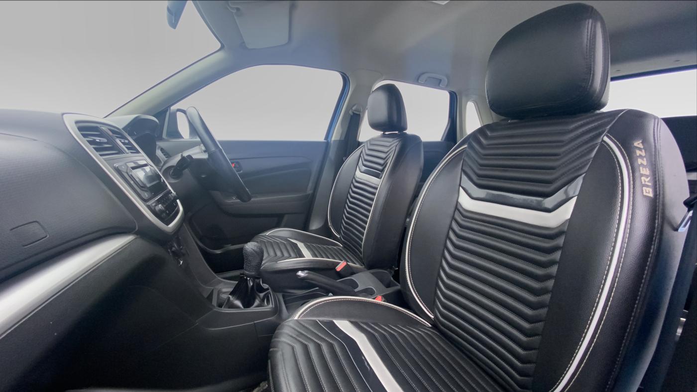 2016 Maruti Vitara Brezza VDI, Diesel, Manual, 39,237 km, Right Side Front Door Cabin