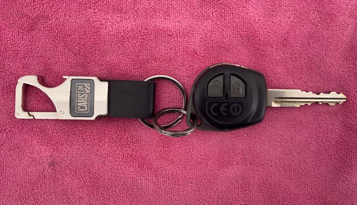 2016 Maruti Vitara Brezza VDI, Diesel, Manual, 39,237 km, Key Close Up