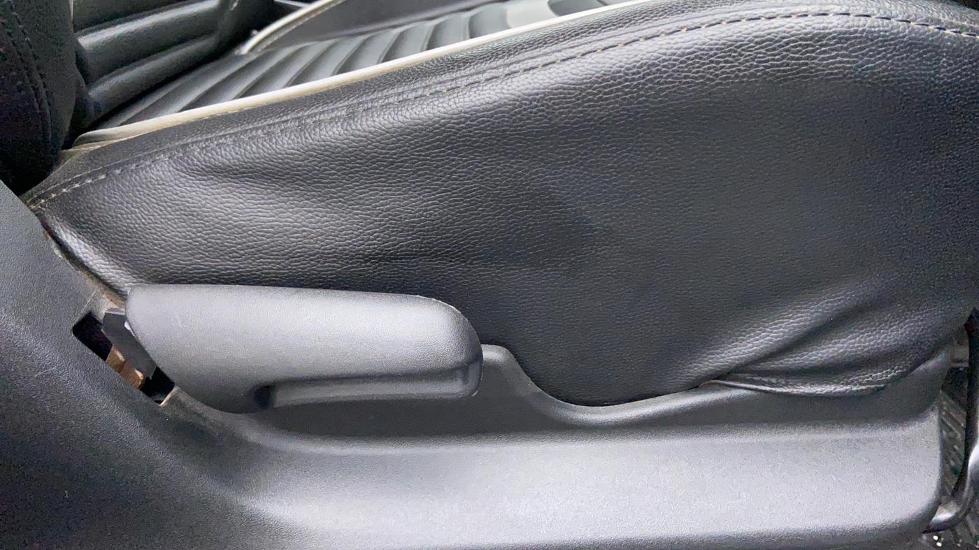 2016 Maruti Vitara Brezza VDI, Diesel, Manual, 39,237 km, Driver Side Adjustment Panel