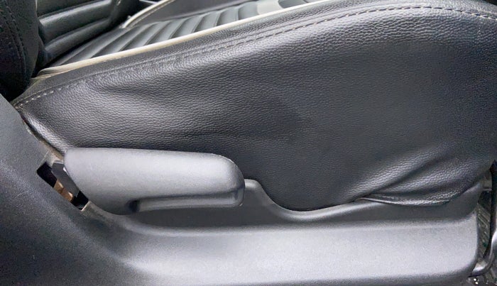 2016 Maruti Vitara Brezza VDI, Diesel, Manual, 39,237 km, Driver Side Adjustment Panel
