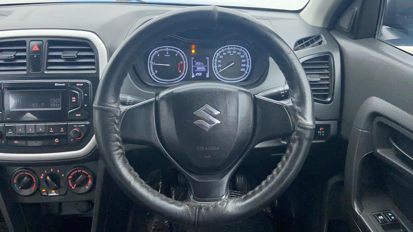 2016 Maruti Vitara Brezza VDI, Diesel, Manual, 39,237 km, Steering Wheel Close Up