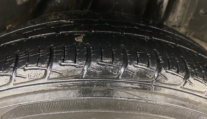 2015 Honda Amaze 1.2L I-VTEC S, Petrol, Manual, 11,389 km, Left Rear Tyre Tread