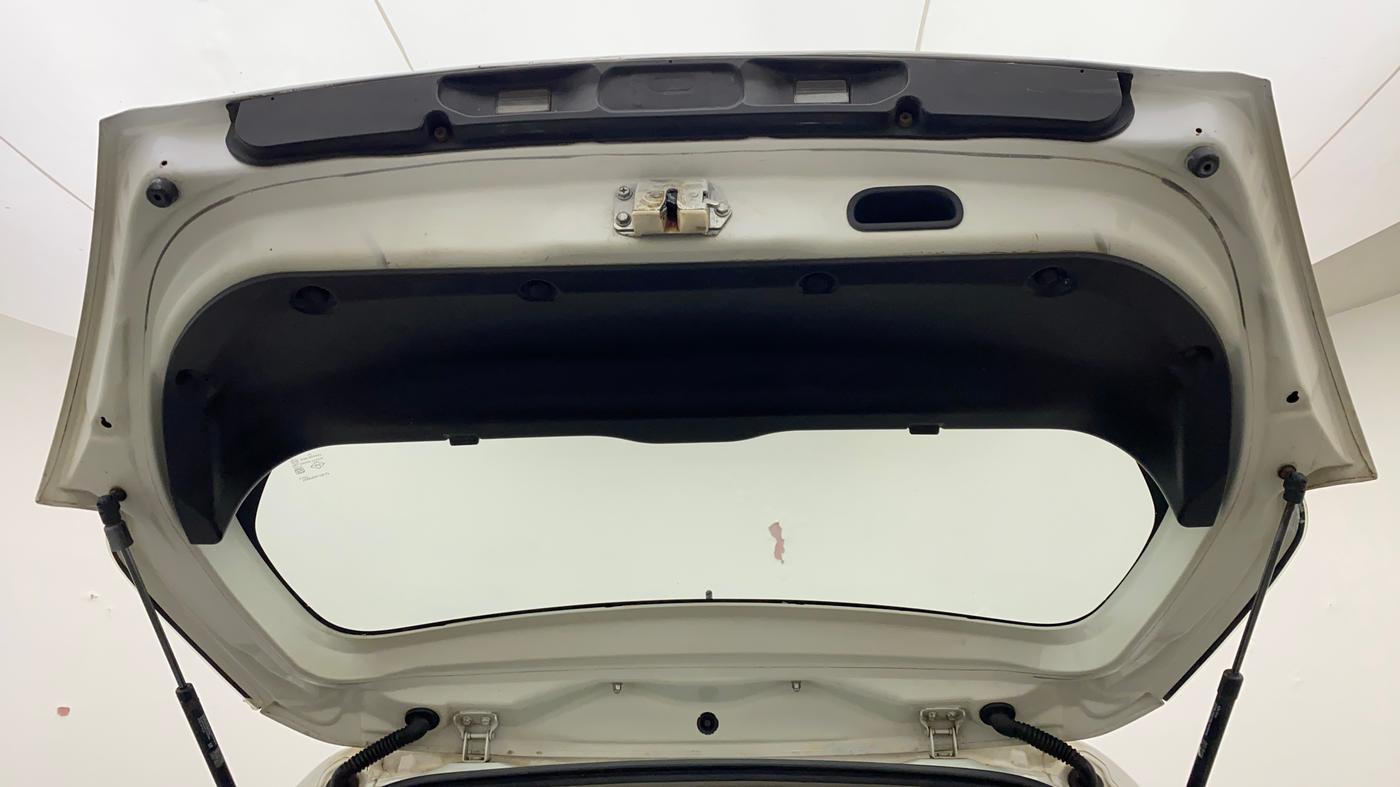 2012 Maruti Swift LXI, Petrol, Manual, 1,07,112 km, Boot Door Open