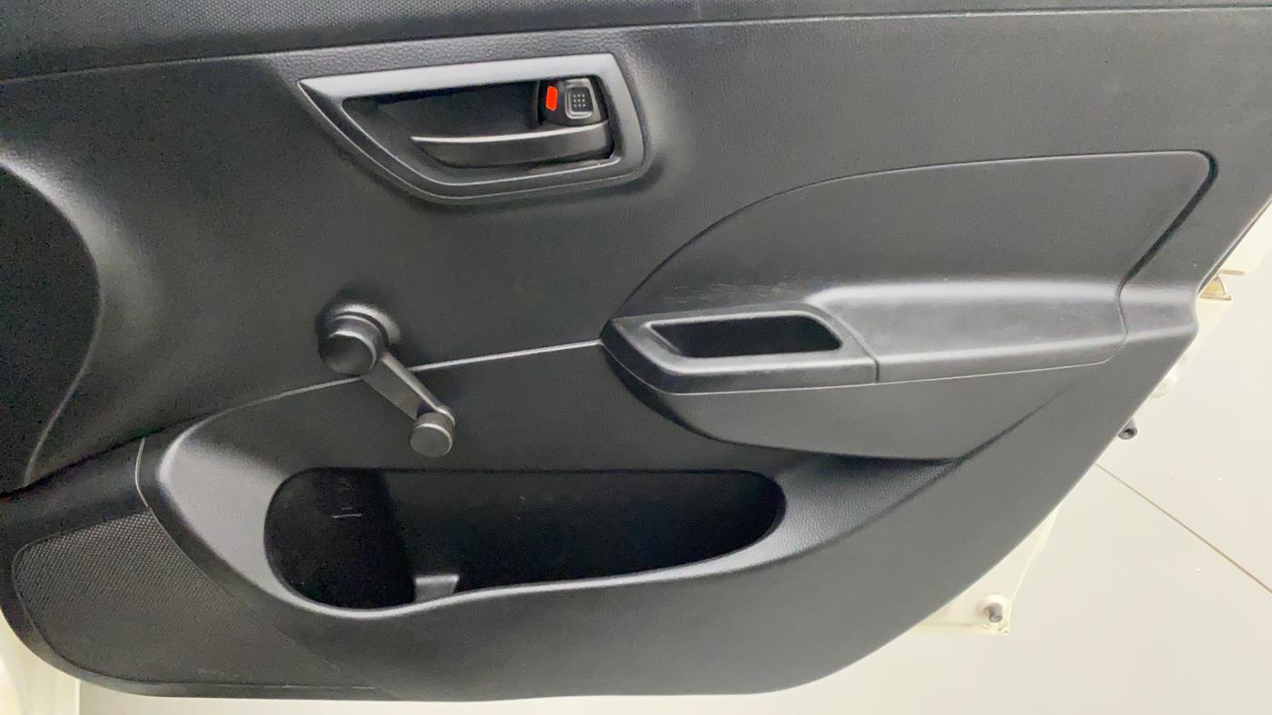 2012 Maruti Swift LXI, Petrol, Manual, 1,07,112 km, Driver Side Door Panels Control