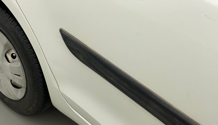 2012 Maruti Swift LXI, Petrol, Manual, 1,07,112 km, Right rear door - Slightly dented