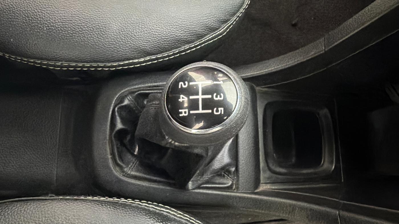 2016 Maruti Swift VXI, Petrol, Manual, 75,280 km, Gear Lever