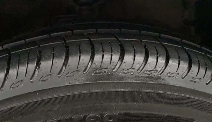 2018 Maruti Celerio ZXI AMT (O), Petrol, Automatic, 1,12,714 km, Right Front Tyre Tread