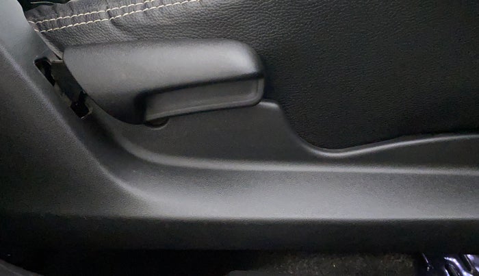 2015 Maruti S Cross DELTA 1.3, Diesel, Manual, 1,24,918 km, Driver Side Adjustment Panel