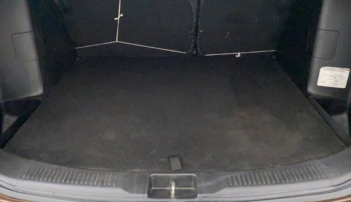 2015 Maruti S Cross DELTA 1.3, Diesel, Manual, 1,24,918 km, Boot Inside View