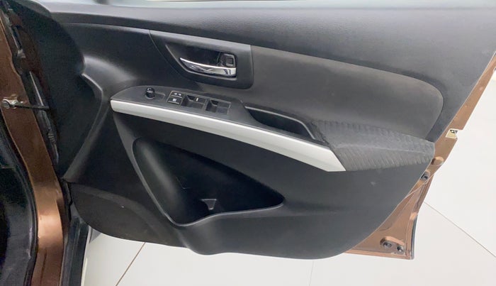 2015 Maruti S Cross DELTA 1.3, Diesel, Manual, 1,24,918 km, Driver Side Door Panels Controls