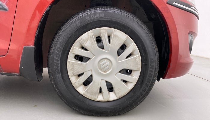 2014 Maruti Swift VXI, Petrol, Manual, 73,889 km, Right Front Wheel