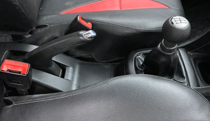 2014 Maruti Swift VXI, Petrol, Manual, 73,889 km, Gear Lever