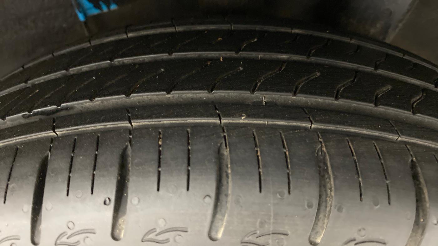 2022 Hyundai AURA SX+ AT, Petrol, Automatic, 1,018 km, Left Rear Tyre Tread
