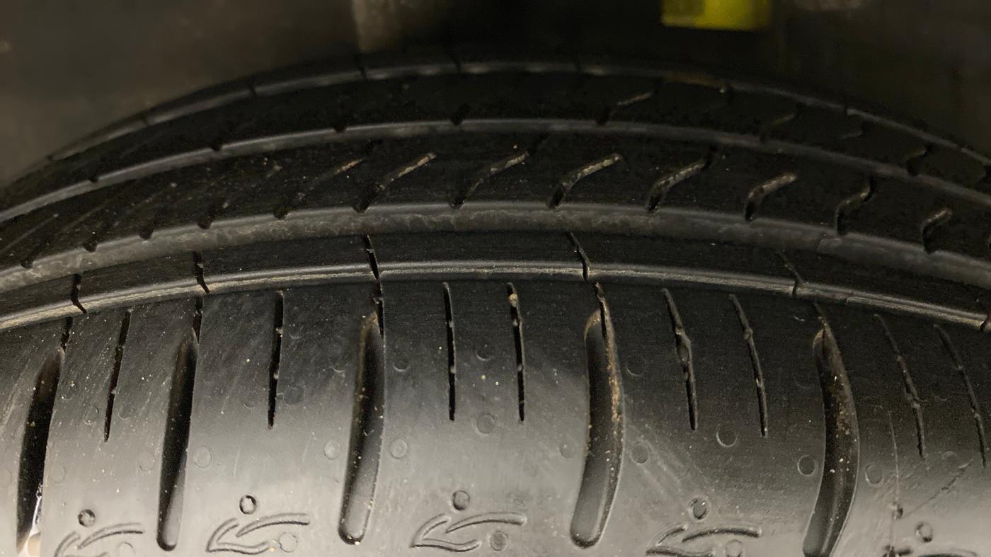 2022 Hyundai AURA SX+ AT, Petrol, Automatic, 1,018 km, Right Rear Tyre Tread