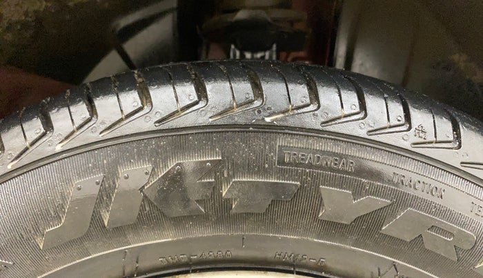 2016 Renault Kwid RXT 0.8, Petrol, Manual, 1,30,438 km, Right Front Tyre Tread