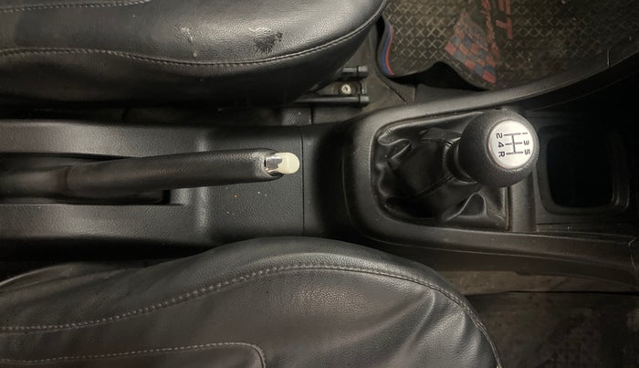 2015 Maruti Swift ZXI, Petrol, Manual, 81,325 km, Gear Lever