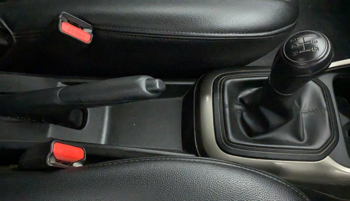2018 Maruti IGNIS SIGMA 1.2, Petrol, Manual, 82,475 km, Gear Lever
