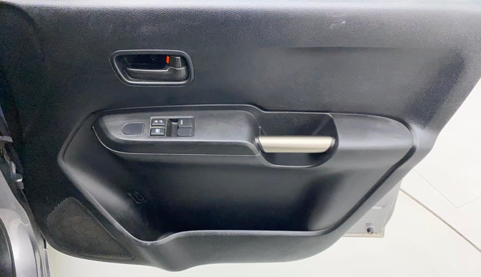2018 Maruti IGNIS SIGMA 1.2, Petrol, Manual, 82,475 km, Driver Side Door Panels Control
