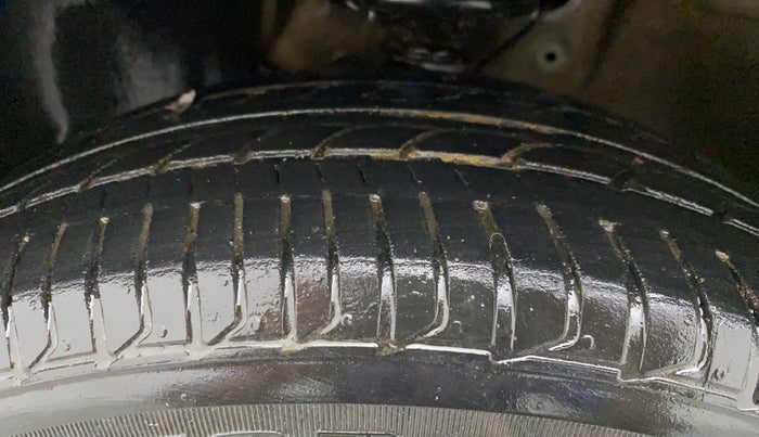 2018 Maruti IGNIS SIGMA 1.2, Petrol, Manual, 82,475 km, Left Front Tyre Tread