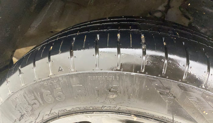 2019 Hyundai Elite i20 SPORTZ PLUS 1.2, CNG, Manual, 89,901 km, Right Front Tyre Tread