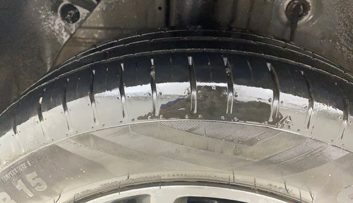 2019 Hyundai Elite i20 SPORTZ PLUS 1.2, CNG, Manual, 89,901 km, Right Rear Tyre Tread