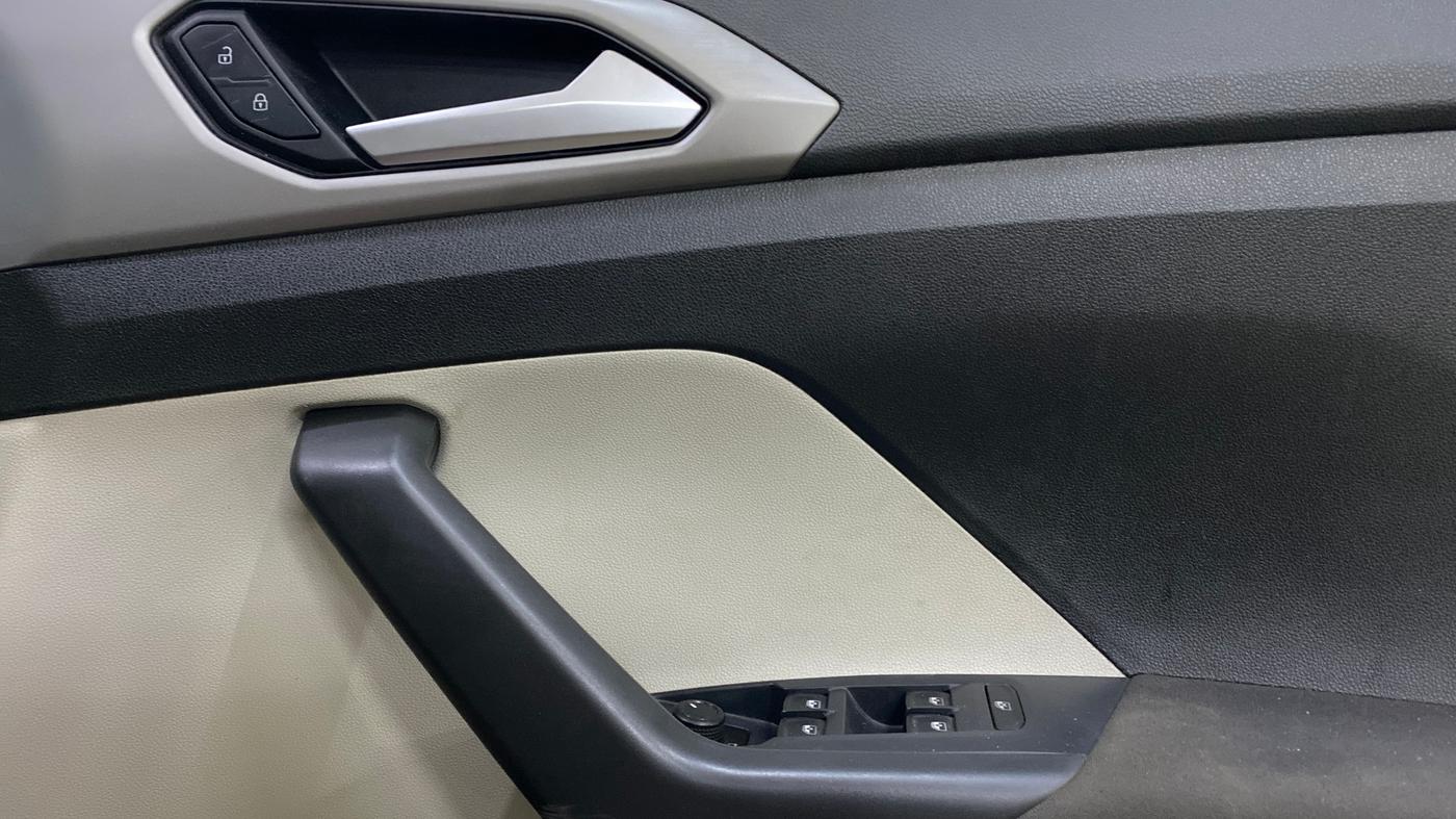 2022 Volkswagen TAIGUN HIGHLINE 1.0 TSI MT, Petrol, Manual, 22,818 km, Driver Side Door Panels Control