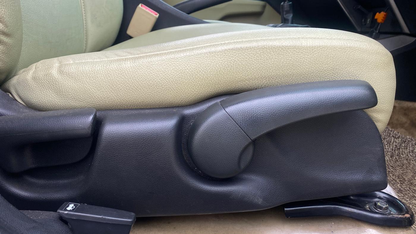 2014 Honda City 1.5L I-VTEC SV, Petrol, Manual, 39,896 km, Driver Side Adjustment Panel