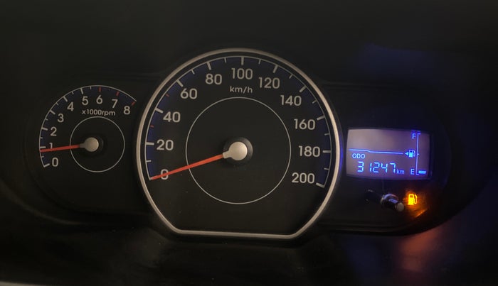 2014 Hyundai i10 SPORTZ 1.1, Petrol, Manual, 31,204 km, Odometer Image