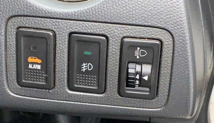2011 Maruti Swift VXI, Petrol, Manual, 60,385 km, Dashboard - Headlight height adjustment not working