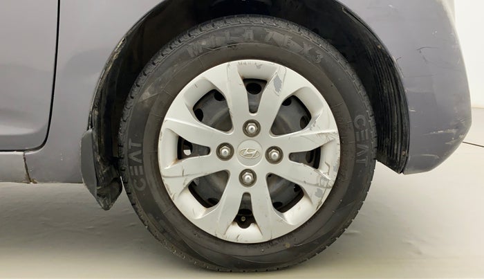 2016 Hyundai Eon MAGNA + AIRBAG, CNG, Manual, 79,911 km, Right Front Wheel