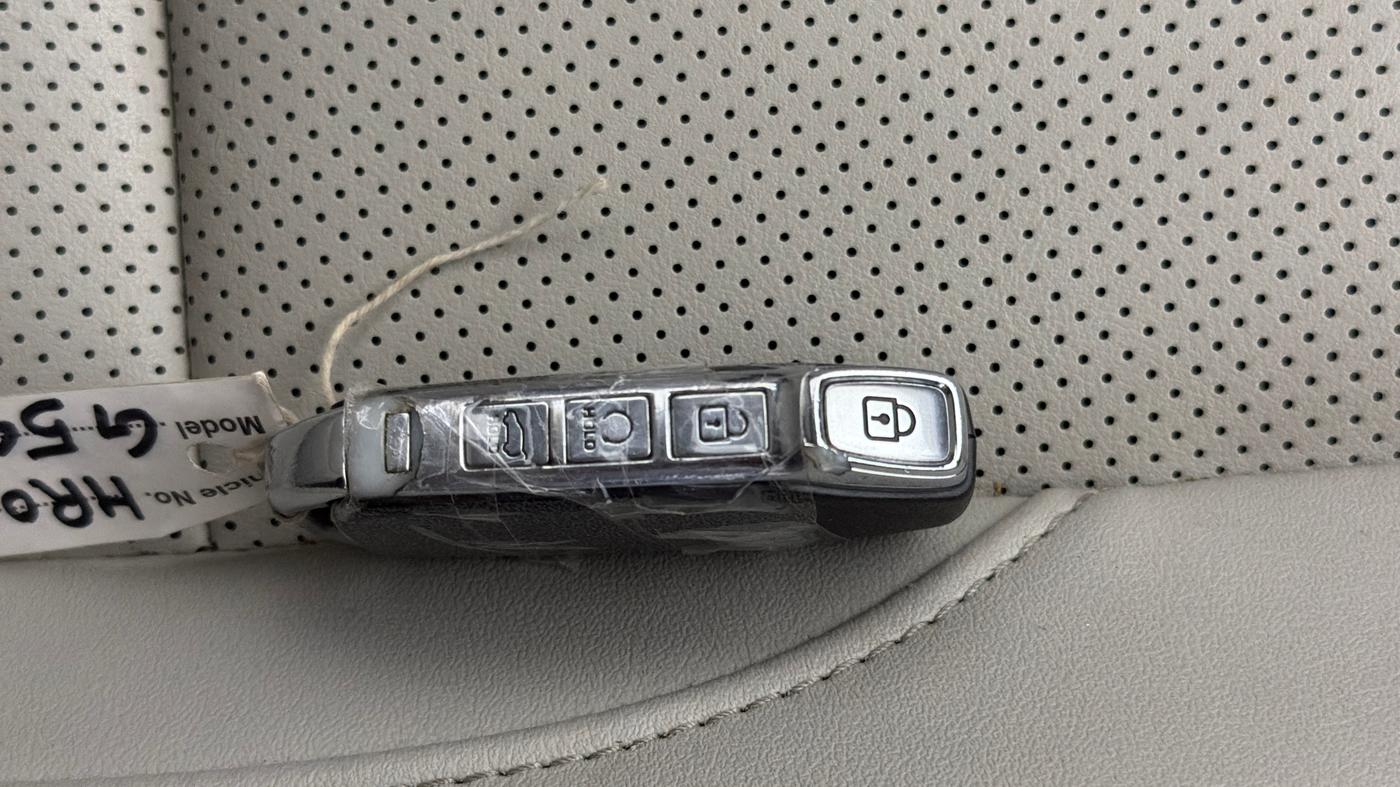 2024 KIA SELTOS  HTX 1.5 PETROL MT, Petrol, Manual, 40,834 km, Key Close Up