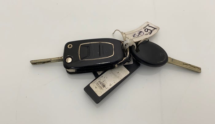 2022 Tata NEXON XM PETROL, Petrol, Manual, 46,195 km, Key Close Up