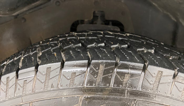 2023 Mahindra Thar LX P 2WD AT HT, Petrol, Automatic, 4,504 km, Right Front Tyre Tread
