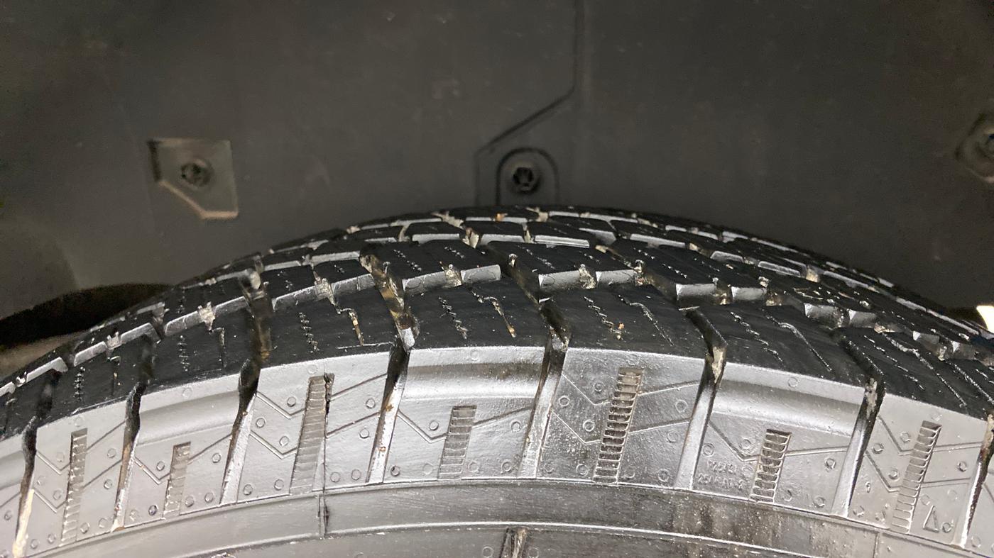 2023 Mahindra Thar LX P 2WD AT HT, Petrol, Automatic, 4,504 km, Left Rear Tyre Tread