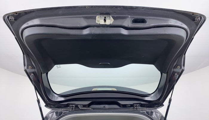 2018 Maruti Vitara Brezza VDI, Diesel, Manual, 28,566 km, Boot Door Open