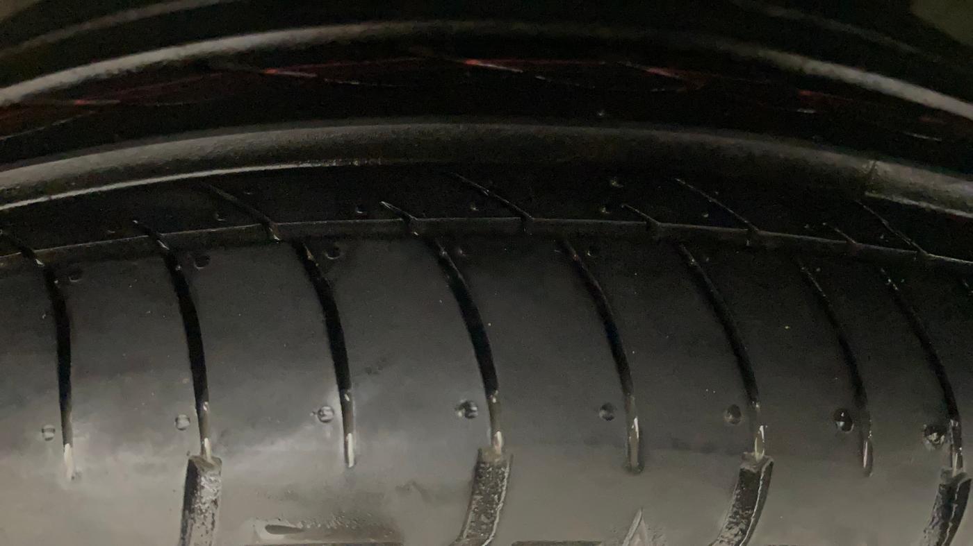 2019 Honda Civic 1.8L I-VTEC ZX CVT, Petrol, Automatic, 30,667 km, Left Front Tyre Tread