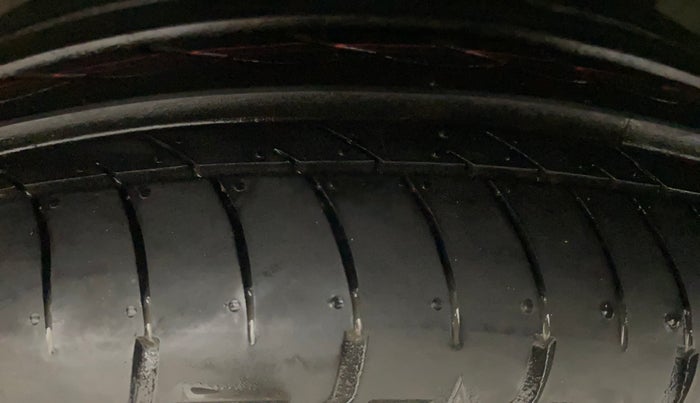 2019 Honda Civic 1.8L I-VTEC ZX CVT, Petrol, Automatic, 30,667 km, Left Front Tyre Tread