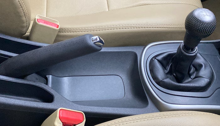2020 Honda City V MT PETROL, Petrol, Manual, 14,889 km, Gear Lever
