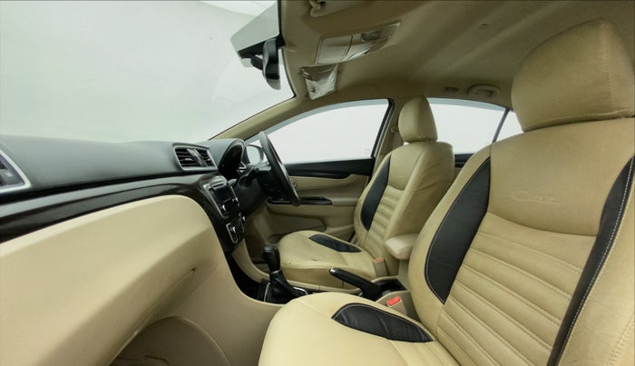 2017 Maruti Ciaz ZETA 1.4  AT PETROL, Petrol, Automatic, 63,948 km, Right Side Front Door Cabin