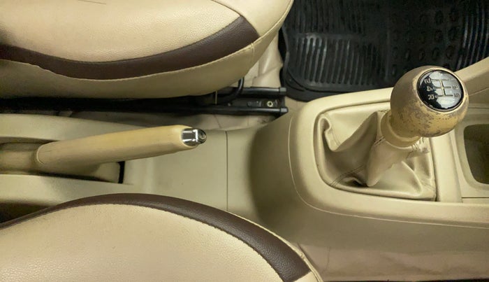 2013 Maruti Ertiga ZDI, Diesel, Manual, 80,117 km, Gear Lever