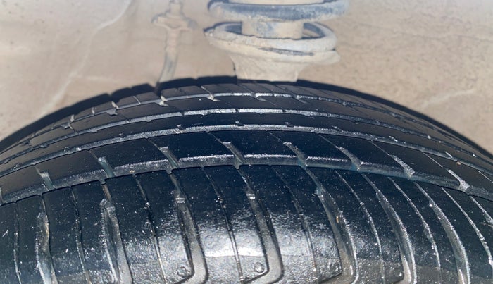2016 Maruti Alto K10 VXI, Petrol, Manual, 73,136 km, Right Front Tyre Tread