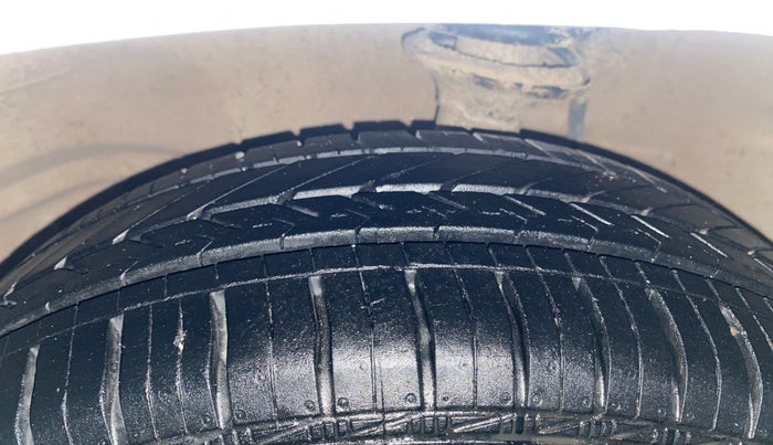 2016 Maruti Alto K10 VXI, Petrol, Manual, 73,136 km, Left Front Tyre Tread