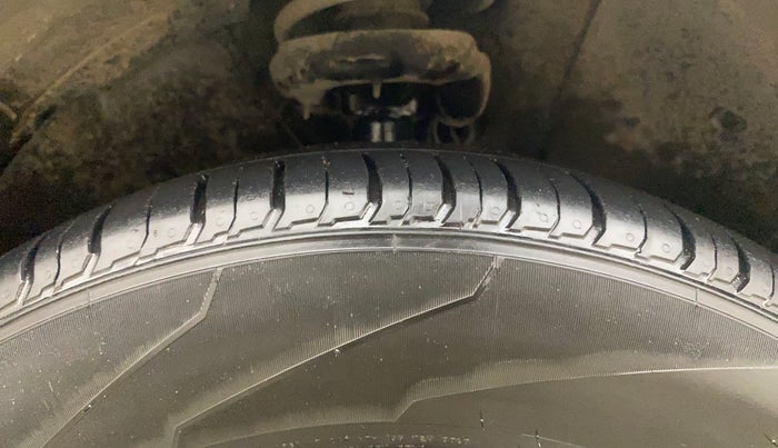 2022 Hyundai VENUE S (O) 1.0 TURBO IMT, Petrol, Manual, 17,062 km, Right Front Tyre Tread