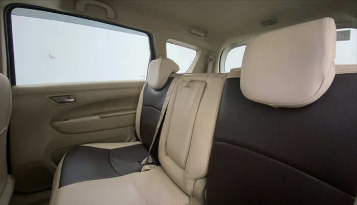 2017 Maruti Ertiga VDI SHVS, Diesel, Manual, 1,04,810 km, Right Side Rear Door Cabin