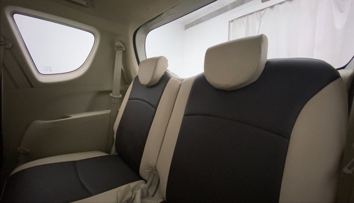 2017 Maruti Ertiga VDI SHVS, Diesel, Manual, 1,04,810 km, Third Seat Row ( optional )