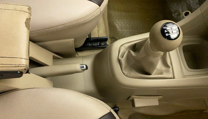 2017 Maruti Ertiga VDI SHVS, Diesel, Manual, 1,04,810 km, Gear Lever