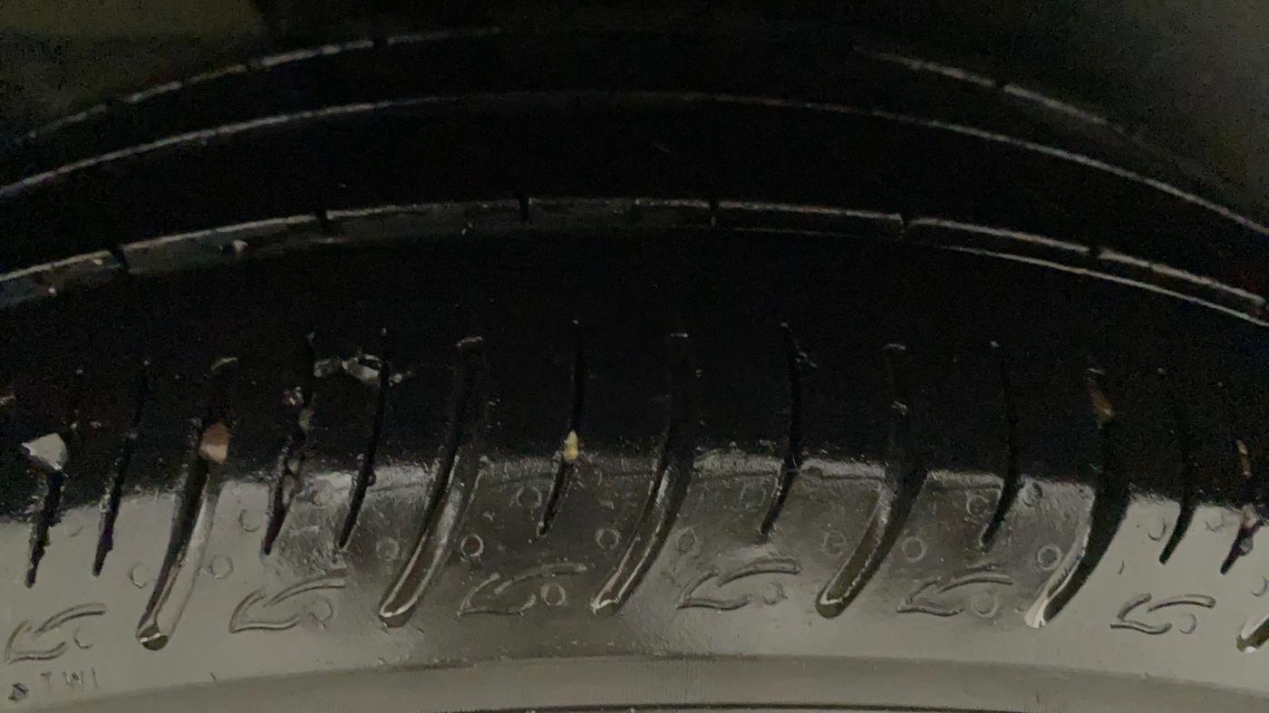 2017 Maruti Ertiga VDI SHVS, Diesel, Manual, 1,04,810 km, Right Rear Tyre Tread